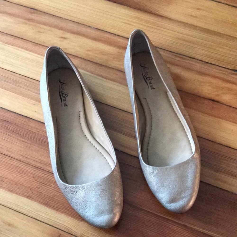 Lucky Brand 7.5 Gold Flats
